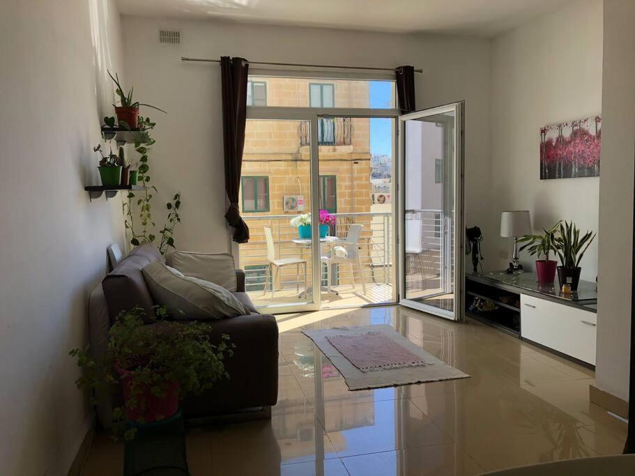 Well Located 2 Bedroom Flat In St.Julians Saint Julian's Ngoại thất bức ảnh